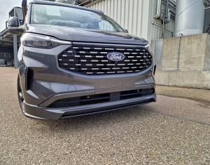 Front spoiler lip          